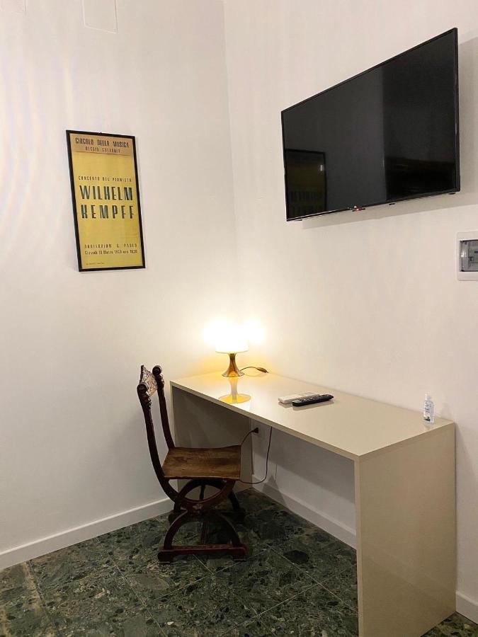 Al Teatro Acomodação com café da manhã Reggio di Calabria Exterior foto