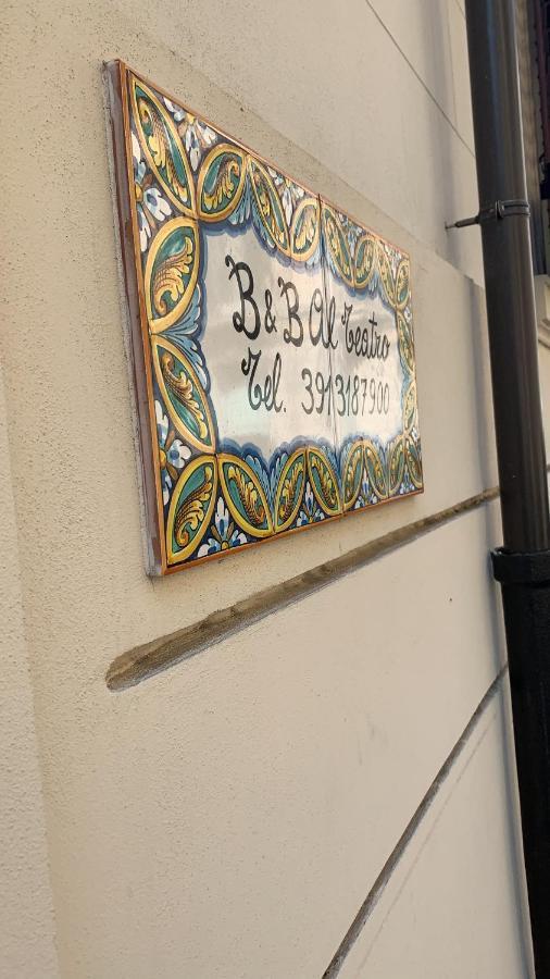 Al Teatro Acomodação com café da manhã Reggio di Calabria Exterior foto